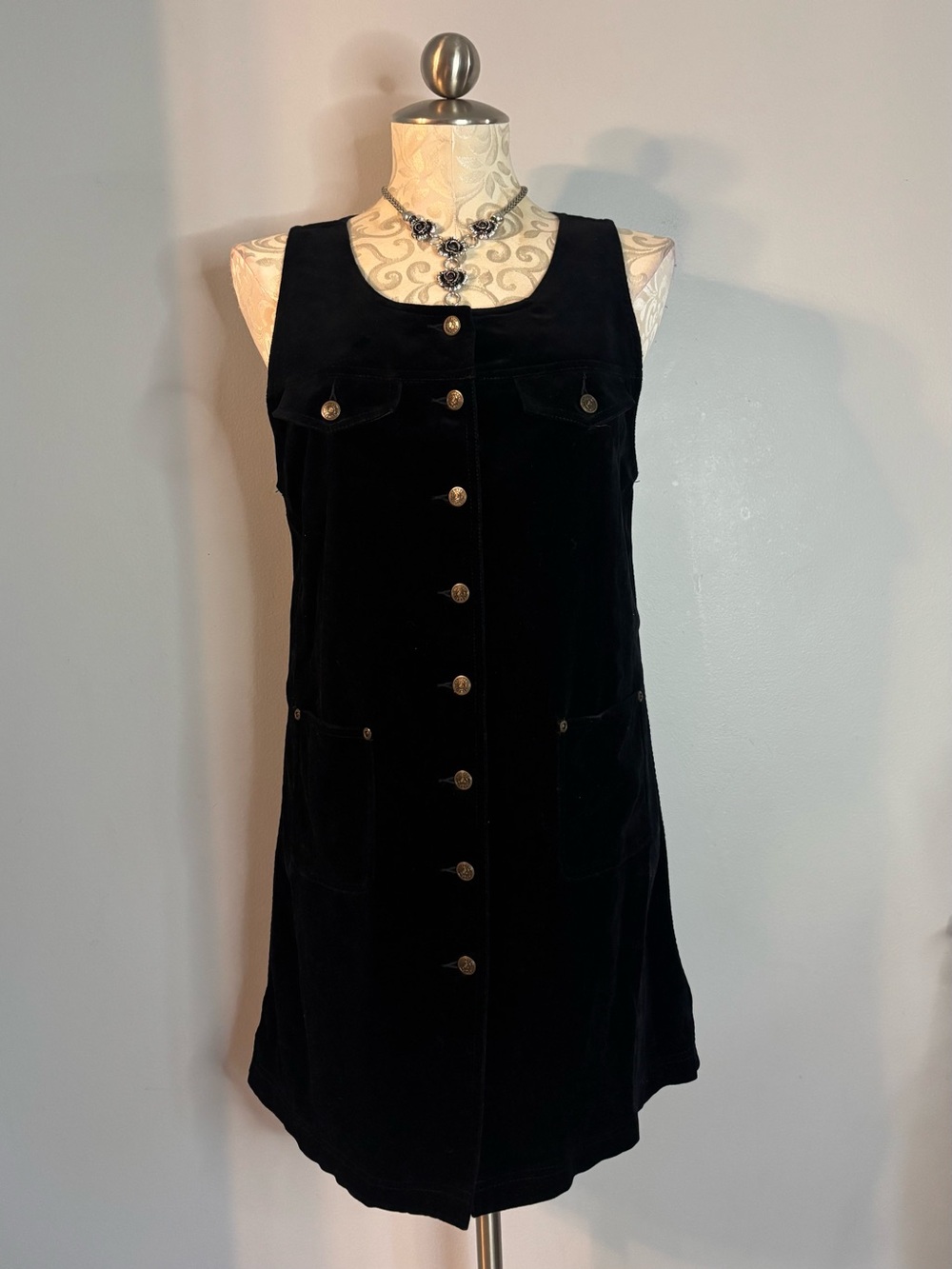 100% Cotton- Liz Wear Black Button-Front Velvet Dress. size Small Petite